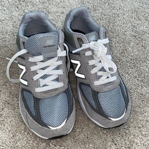 Kids New Balance 990’s